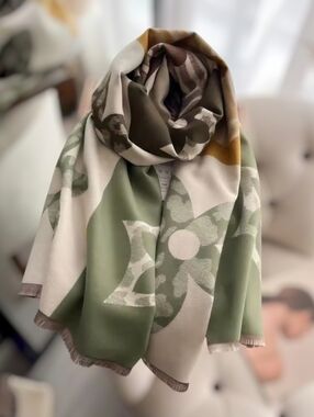 Cashmere Printed Scarf ▪︎ Olive/Tan
